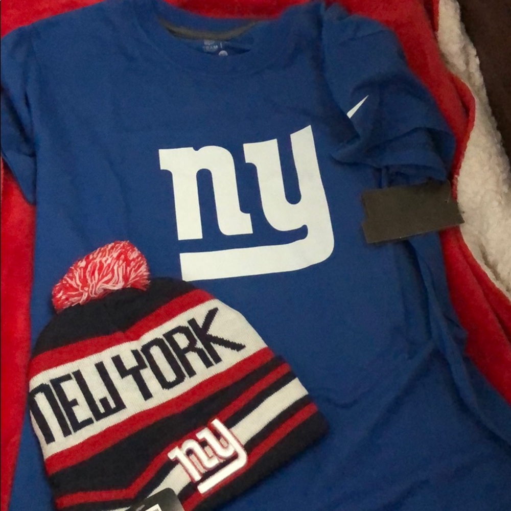 NY Giants Nike XS t shirt and team beanie.
